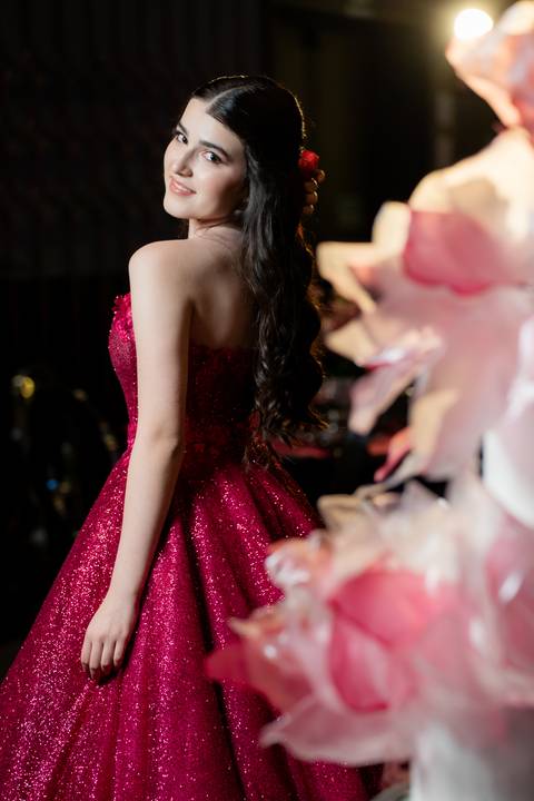 15 anos, debutante, festa de debutante, festa 15 anos Goiânia, ensaio debutante, decoração 15 anos, evento luxuoso, debutante elegante, fotografia 15 anos, festa feminina, produção debutante, aniversário 15 anos, festa luxo'