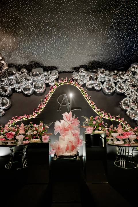 15 anos, debutante, festa de debutante, festa 15 anos Goiânia, ensaio debutante, decoração 15 anos, evento luxuoso, debutante elegante, fotografia 15 anos, festa feminina, produção debutante, aniversário 15 anos, festa luxo'