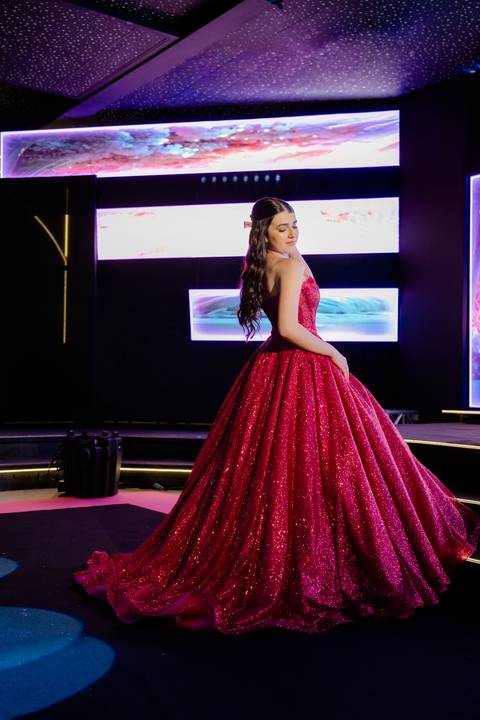 15 anos, debutante, festa de debutante, festa 15 anos Goiânia, ensaio debutante, decoração 15 anos, evento luxuoso, debutante elegante, fotografia 15 anos, festa feminina, produção debutante, aniversário 15 anos, festa luxo'