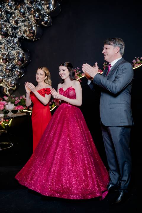 15 anos, debutante, festa de debutante, festa 15 anos Goiânia, ensaio debutante, decoração 15 anos, evento luxuoso, debutante elegante, fotografia 15 anos, festa feminina, produção debutante, aniversário 15 anos, festa luxo'