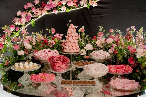 15 anos, debutante, festa de debutante, festa 15 anos Goiânia, ensaio debutante, decoração 15 anos, evento luxuoso, debutante elegante, fotografia 15 anos, festa feminina, produção debutante, aniversário 15 anos, festa luxo'