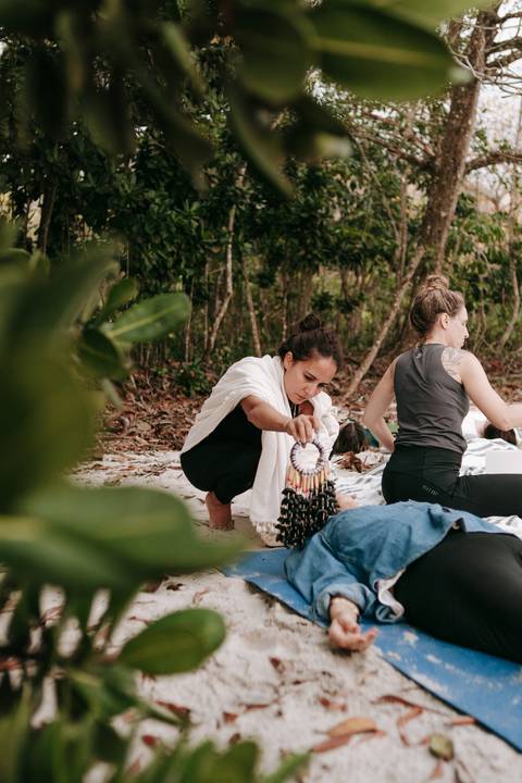 Retiro de Yoga realizado em meio à natureza em Ubatuba'