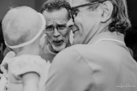 aniversario de 1 ano infantil de menina tema jardim encantado em casa no condomínio Vivares.  Festa com decoração, doces, brincadeiras, diversão, bolo, familia, fotografia de aniversario, fotografo infantil, fotografo em natal, festa de menina'