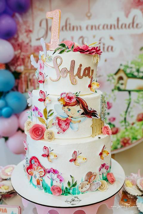 aniversario de 1 ano infantil de menina tema jardim encantado em casa no condomínio Vivares.  Festa com decoração, doces, brincadeiras, diversão, bolo, familia, fotografia de aniversario, fotografo infantil, fotografo em natal, festa de menina'