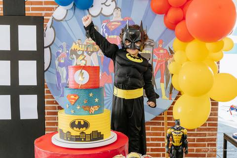 aniversario de 4 anos infantil de menino tema liga da justiça no Vila do brincar.  Festa com decoração, doces, brincadeiras, diversão, bolo, familia, fotografia de aniversario, fotografo infantil, fotografo em natal, festa de menino'