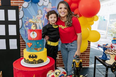 aniversario de 4 anos infantil de menino tema liga da justiça no Vila do brincar.  Festa com decoração, doces, brincadeiras, diversão, bolo, familia, fotografia de aniversario, fotografo infantil, fotografo em natal, festa de menino'