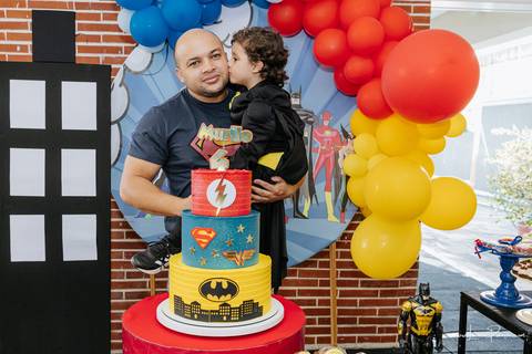 aniversario de 4 anos infantil de menino tema liga da justiça no Vila do brincar.  Festa com decoração, doces, brincadeiras, diversão, bolo, familia, fotografia de aniversario, fotografo infantil, fotografo em natal, festa de menino'
