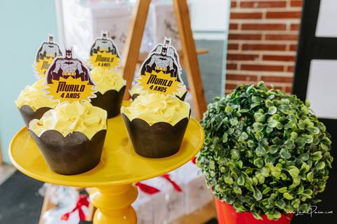 aniversario de 4 anos infantil de menino tema liga da justiça no Vila do brincar.  Festa com decoração, doces, brincadeiras, diversão, bolo, familia, fotografia de aniversario, fotografo infantil, fotografo em natal, festa de menino'