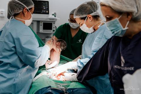 fotografia de parto - hospital rio grande - maternidade delfin - natal rn - parto cesaria - fotografo de parto - familia - nascimento - fotografo em natal - fotografo de familia - parto normal - medico - obstetra - parto natural - promater - unimed - mae'