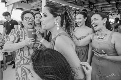 aniversario, 15 anos, em barco, litoral norte, natal, praia da redinha, fim de tarde, festa,  por do sol, diversão, decoracao, festa, amizade, familia, '