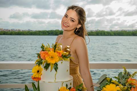 aniversario, 15 anos, em barco, litoral norte, natal, praia da redinha, fim de tarde, festa,  por do sol, diversão, decoracao, festa, amizade, familia, '