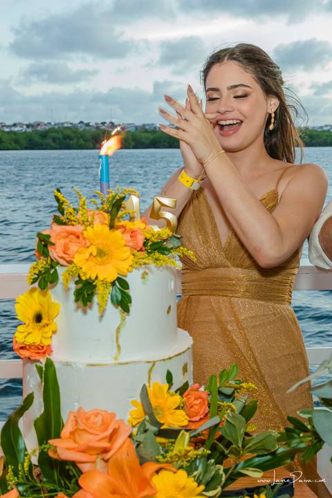 aniversario, 15 anos, em barco, litoral norte, natal, praia da redinha, fim de tarde, festa,  por do sol, diversão, decoracao, festa, amizade, familia, '