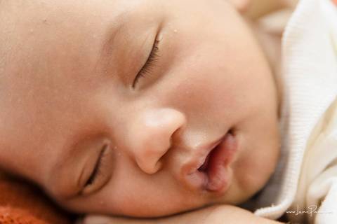 ensaio em estudio - fotografia infantil - maternidade - natal rn - pais de primeira viagem - fotos das mãos - bebe - primeiros dias - fotografo em natal - fotografo de familia - recem nascido - newborn - familia - pai - mae'