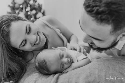 ensaio em estudio - fotografia infantil - maternidade - natal rn - pais de primeira viagem - fotos das mãos - bebe - primeiros dias - fotografo em natal - fotografo de familia - recem nascido - newborn - familia - pai - mae'