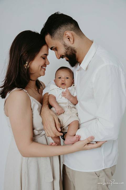 ensaio em estudio - fotografia infantil - maternidade - natal rn - pais de primeira viagem - fotos das mãos - bebe - primeiros dias - fotografo em natal - fotografo de familia - recem nascido - newborn - familia - pai - mae'