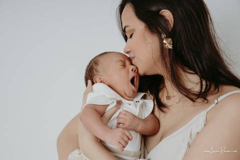 ensaio em estudio - fotografia infantil - maternidade - natal rn - pais de primeira viagem - fotos das mãos - bebe - primeiros dias - fotografo em natal - fotografo de familia - recem nascido - newborn - familia - pai - mae'