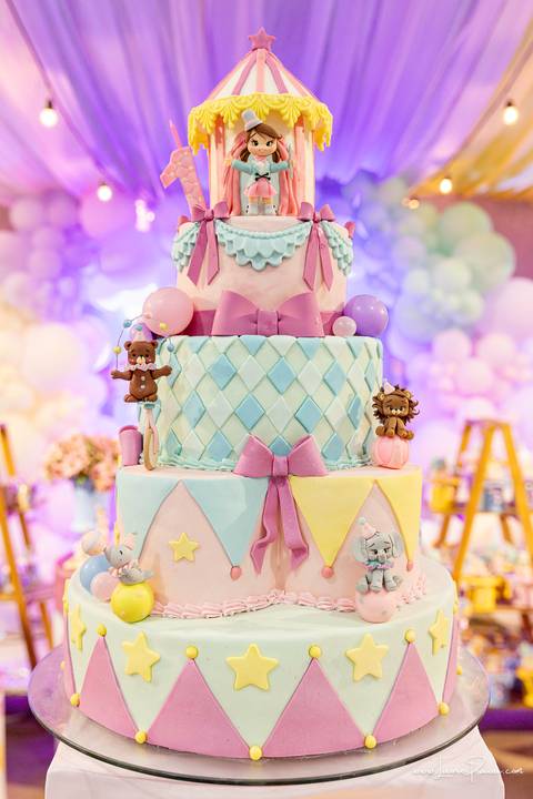 aniversario de 1 ano infantil de menina tema circo rosa,  Festa com decoração, doces, brincadeiras, diversão, bolo, familia, fotografia de aniversario, fotografo infantil, fotografo em natal, festa de menina'