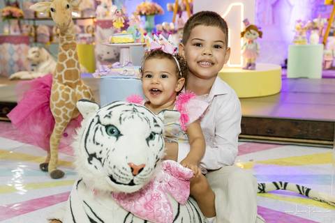 aniversario de 1 ano infantil de menina tema circo rosa,  Festa com decoração, doces, brincadeiras, diversão, bolo, familia, fotografia de aniversario, fotografo infantil, fotografo em natal, festa de menina'