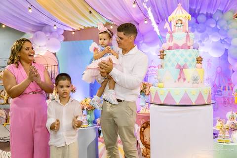 aniversario de 1 ano infantil de menina tema circo rosa,  Festa com decoração, doces, brincadeiras, diversão, bolo, familia, fotografia de aniversario, fotografo infantil, fotografo em natal, festa de menina'