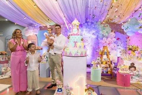 aniversario de 1 ano infantil de menina tema circo rosa,  Festa com decoração, doces, brincadeiras, diversão, bolo, familia, fotografia de aniversario, fotografo infantil, fotografo em natal, festa de menina'