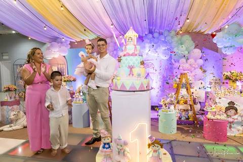 aniversario de 1 ano infantil de menina tema circo rosa,  Festa com decoração, doces, brincadeiras, diversão, bolo, familia, fotografia de aniversario, fotografo infantil, fotografo em natal, festa de menina'