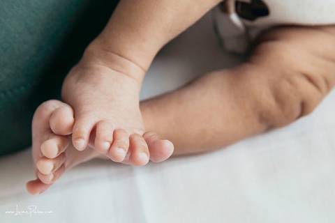 Ensaio newborn, em casa, recem nascido, quarto do bebe, irmãos, gemeos, casal, pais, fotografia de familia, foto em casa, quarto do bebe, decoração do quarto, ensaio de familia, fotografia newborn, primeiros dias, fotografo em natal, detalhes, '