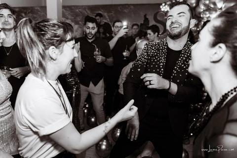 aniversario de 40 anos, tema boate, Chaplin Recepções, Algodão doce Cerimonial,  Banda Som e Balanço , Sax in the House, bolo, familia, fotografia de aniversario, festa, fotografo em natal, amigos, aniversario de adulto, moda, looks, club, night, gay'