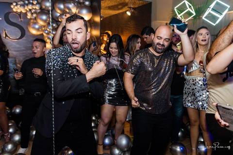 aniversario de 40 anos, tema boate, Chaplin Recepções, Algodão doce Cerimonial,  Banda Som e Balanço , Sax in the House, bolo, familia, fotografia de aniversario, festa, fotografo em natal, amigos, aniversario de adulto, moda, looks, club, night, gay'