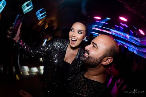 aniversario de 40 anos, tema boate, Chaplin Recepções, Algodão doce Cerimonial,  Banda Som e Balanço , Sax in the House, bolo, familia, fotografia de aniversario, festa, fotografo em natal, amigos, aniversario de adulto, moda, looks, club, night, gay'