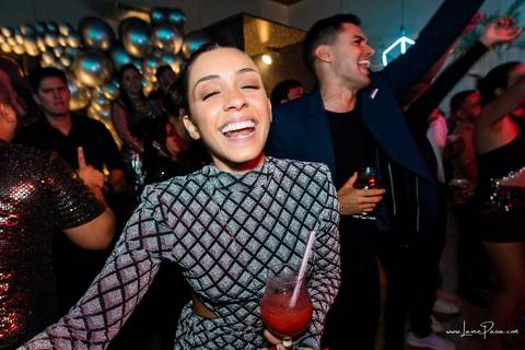 aniversario de 40 anos, tema boate, Chaplin Recepções, Algodão doce,  Banda Som e Balanço , Sax in the House, bolo, familia, fotografia de aniversario, festa, fotografo em natal, amigos, aniversario de adulto, moda, looks, club, night, gay, brilho'