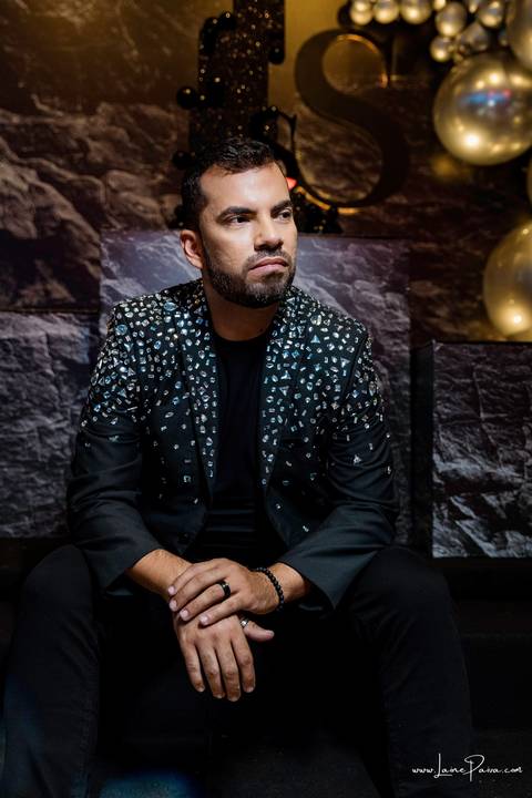 aniversario de 40 anos, tema boate, Chaplin Recepções, Algodão doce Cerimonial,  Banda Som e Balanço , Sax in the House, bolo, familia, fotografia de aniversario, festa, fotografo em natal, amigos, aniversario de adulto, moda, looks, club, night, gay'