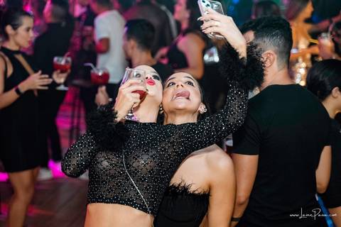 aniversario de 40 anos, tema boate, Chaplin Recepções, Algodão doce,  Banda Som e Balanço , Sax in the House, bolo, familia, fotografia de aniversario, festa, fotografo em natal, amigos, aniversario de adulto, moda, looks, club, night, gay, brilho'