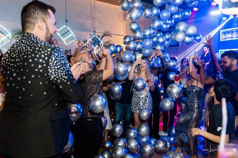 aniversario de 40 anos, tema boate, Chaplin Recepções, Algodão doce Cerimonial,  Banda Som e Balanço , Sax in the House, bolo, familia, fotografia de aniversario, festa, fotografo em natal, amigos, aniversario de adulto, moda, looks, club, night, gay'