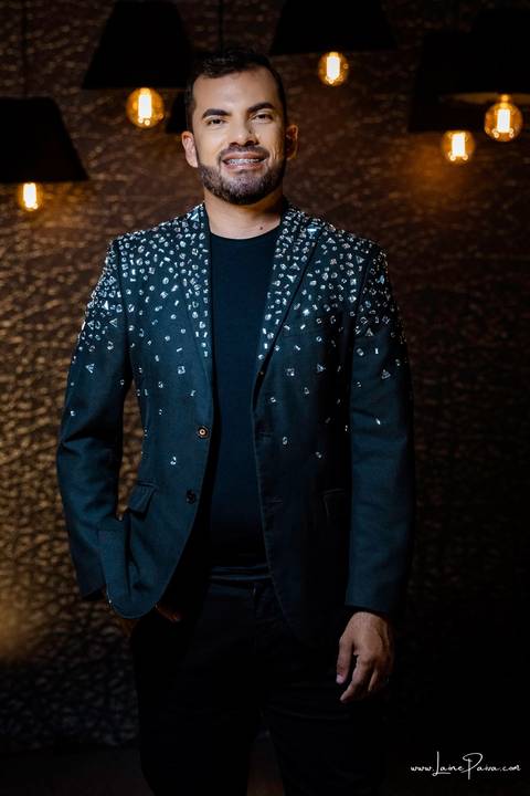 aniversario de 40 anos, tema boate, Chaplin Recepções, Algodão doce Cerimonial,  Banda Som e Balanço , Sax in the House, bolo, familia, fotografia de aniversario, festa, fotografo em natal, amigos, aniversario de adulto, moda, looks, club, night, gay'