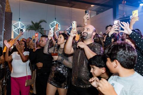 aniversario de 40 anos, tema boate, Chaplin Recepções, Algodão doce Cerimonial,  Banda Som e Balanço , Sax in the House, bolo, familia, fotografia de aniversario, festa, fotografo em natal, amigos, aniversario de adulto, moda, looks, club, night, gay'