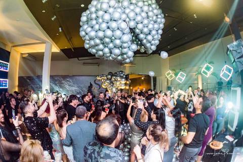 aniversario de 40 anos, tema boate, Chaplin Recepções, Algodão doce Cerimonial,  Banda Som e Balanço , Sax in the House, bolo, familia, fotografia de aniversario, festa, fotografo em natal, amigos, aniversario de adulto, moda, looks, club, night, gay'