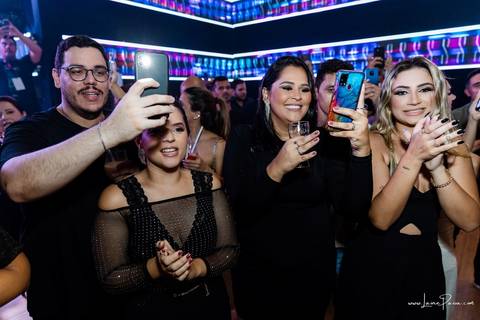 aniversario de 40 anos, tema boate, Chaplin Recepções, Algodão doce Cerimonial,  Banda Som e Balanço , Sax in the House, bolo, familia, fotografia de aniversario, festa, fotografo em natal, amigos, aniversario de adulto, moda, looks, club, night, gay'