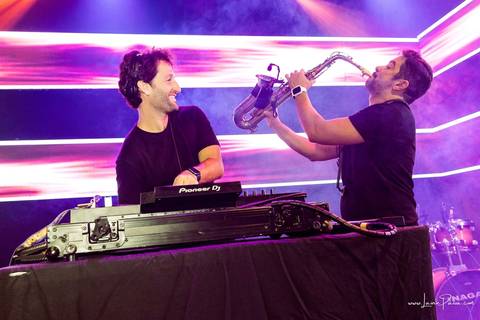 aniversario de 40 anos, tema boate, Chaplin Recepções, Algodão doce Cerimonial,  Banda Som e Balanço , Sax in the House, bolo, familia, fotografia de aniversario, festa, fotografo em natal, amigos, aniversario de adulto, moda, looks, club, night, gay'