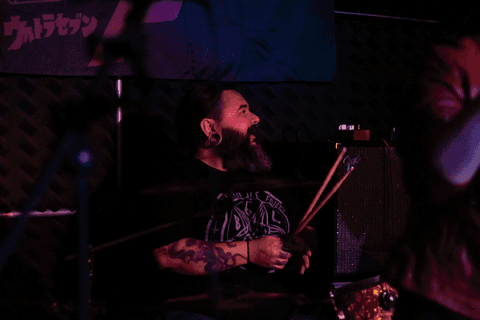 Banda ultra 77 no armazém 77 localizado na zona leste da capital de são paulo. leandro da bateria.'