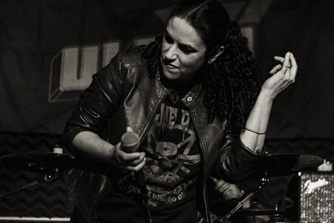 Banda ultra 77 no armazém 77 localizado na zona leste da capital de são paulo. renata movimento de dança início.'