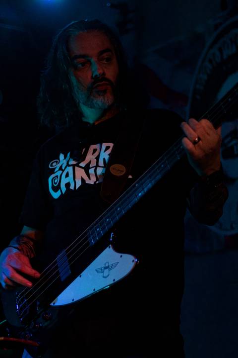 Show da ultra 77 no Armazém 77 Luciano tocando seu baixo '