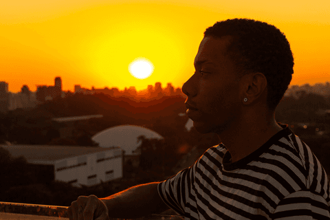 jerf no terraço do mac ao cair do pôr do sol'