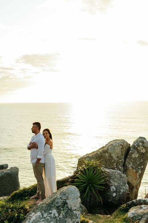 ensaio na praia do rosa daniela radavelli ensaio pré wedding no rosa norte ensaio pré casamento ensaio no amanhecer do sol look de ensaio na praia '