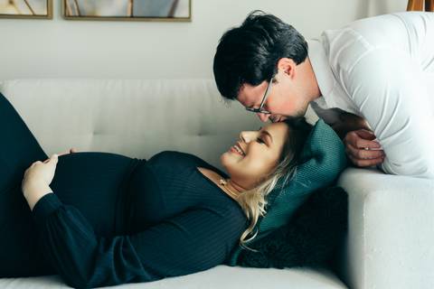 ensaio de gestante em casa daniela radavelli fotografia fotografa na serra gaucha fotos da gestação amor por gatos '