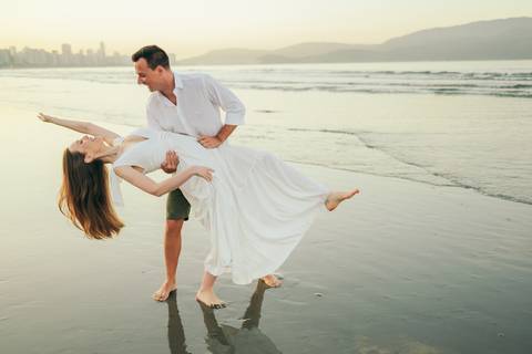 ensaio de casal em Santo SP pré wedding em São Paulo daniela radavelli fotografia fotos na praia em Santos '