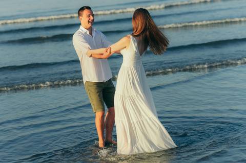 ensaio de casal em Santo SP pré wedding em São Paulo daniela radavelli fotografia fotos na praia em Santos '
