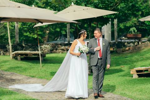 cerimonia externa casamento de dia nos caminhos de pedra daniela radavelli fotografia casamento ao ar livre'