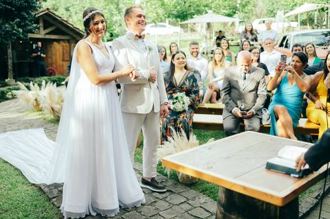 cerimonia externa casamento de dia nos caminhos de pedra daniela radavelli fotografia casamento ao ar livre'