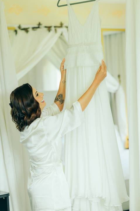 making of noiva vestido de noiva casamento ao ar livre de dia cerimonia externa no santorini garden em garibaldi daniela radavelli fotografia fotógrafa serra gaúcha'