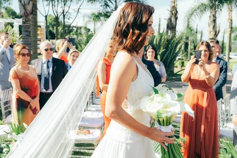 casamento ao ar livre de dia cerimonia externa  no santorini garden em garibaldi daniela radavelli fotografia fotógrafa de casamentos'
